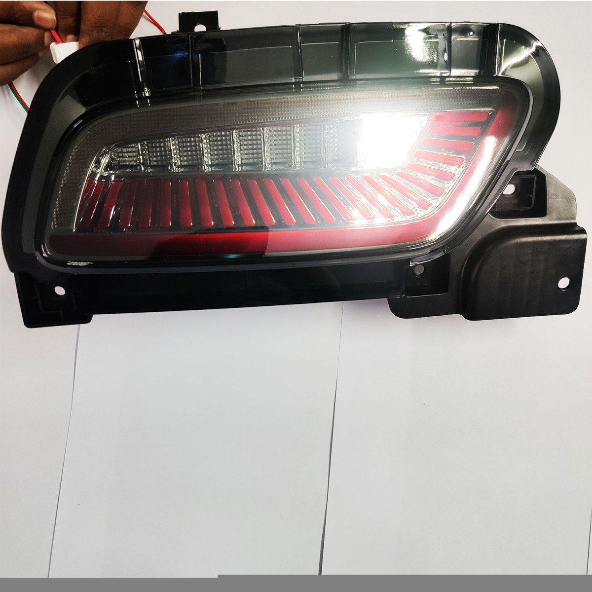 Maruti suzuki grand vitara rear bumper led reflector lights