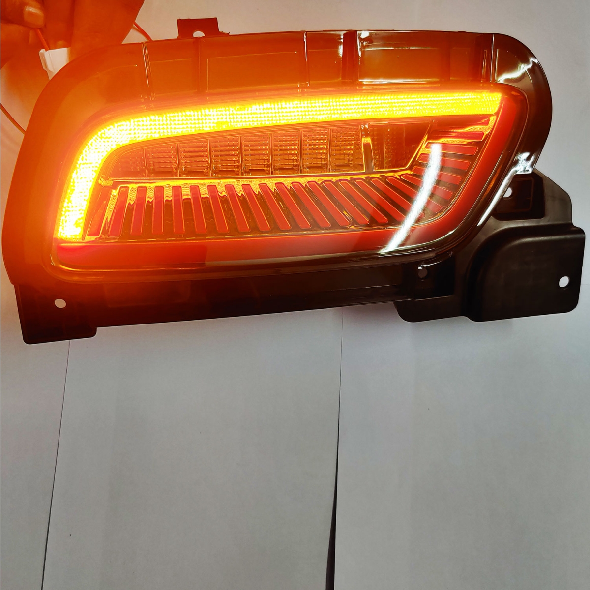 Maruti suzuki grand vitara rear bumper led reflector lights