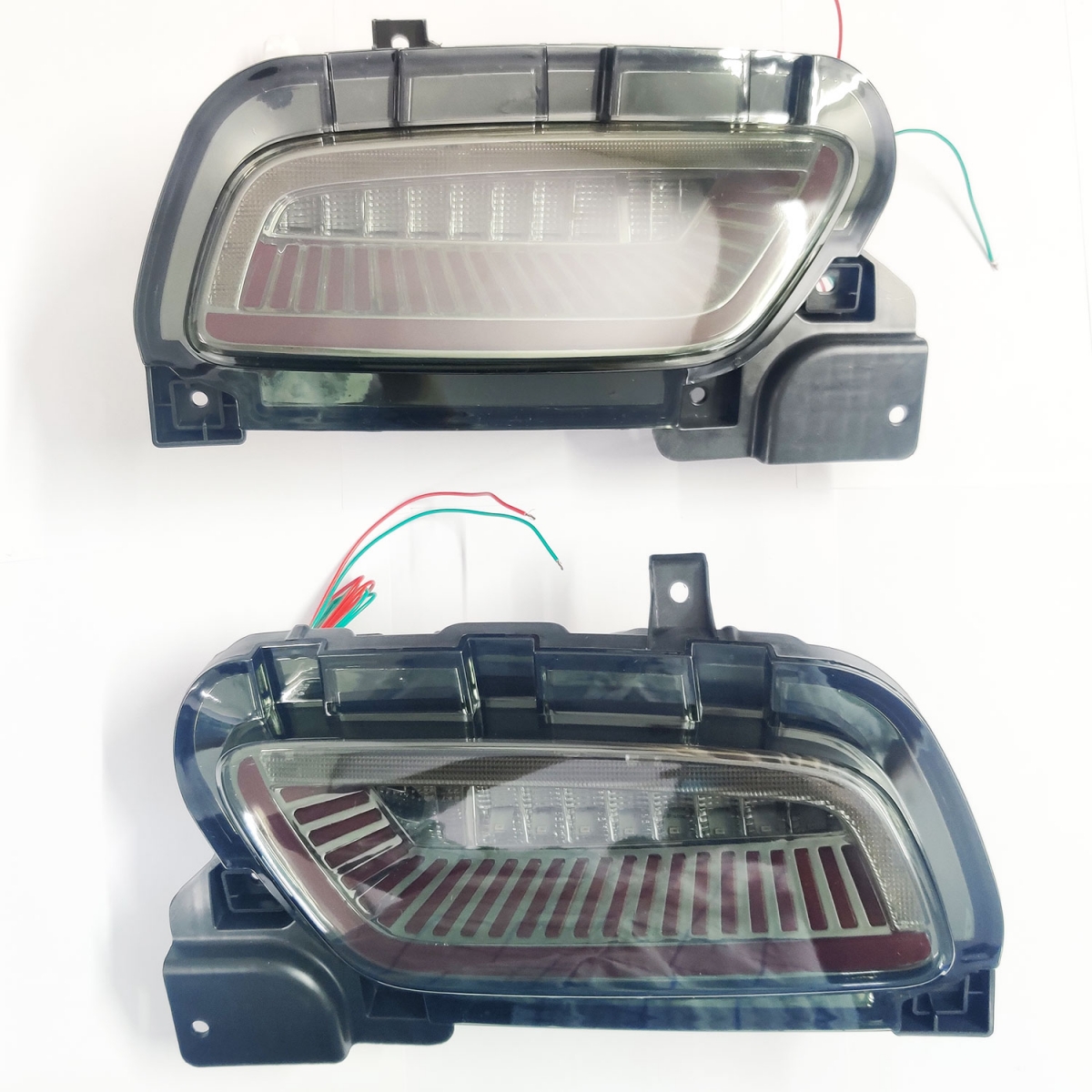Maruti suzuki grand vitara rear bumper led reflector lights