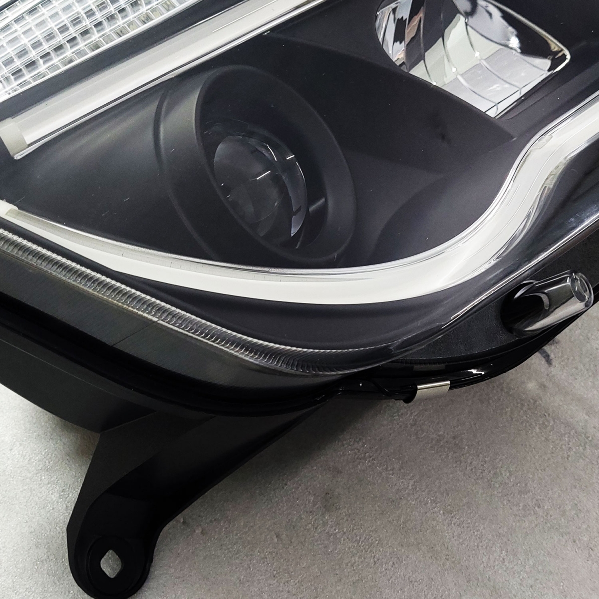 Renault duster modified headlight with drl light and projector lamp set of 2