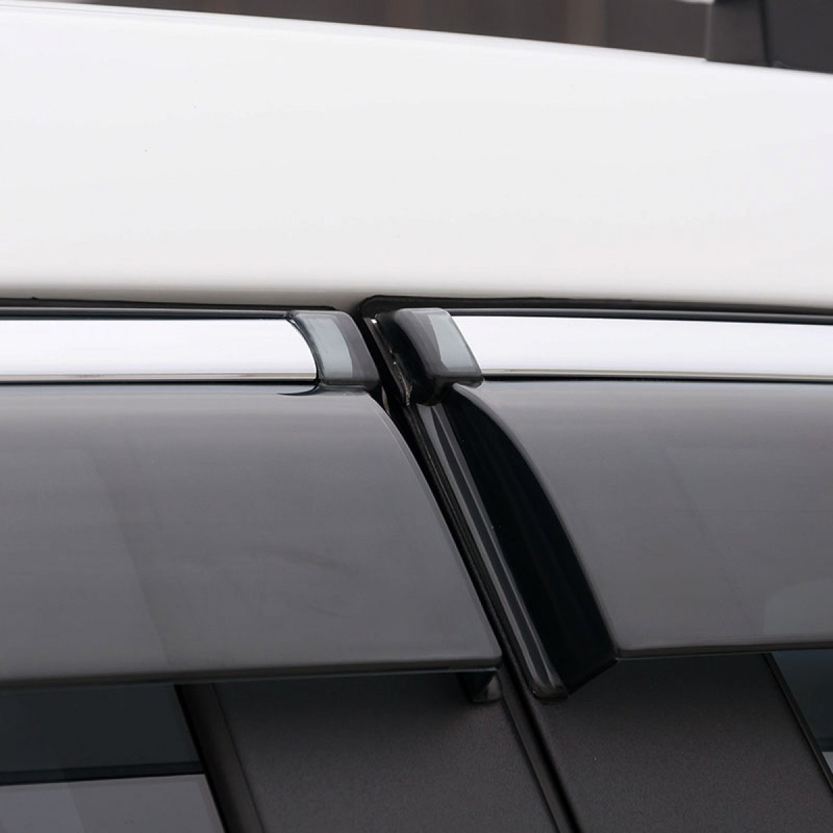 Hyundai santro 2018 onwards car window door visor with chrome line (set of 4pcs. )